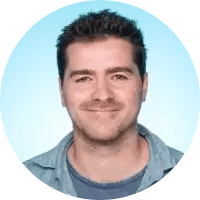 Gavin Newton headshot.