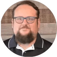 Justin Schweizter headshot.